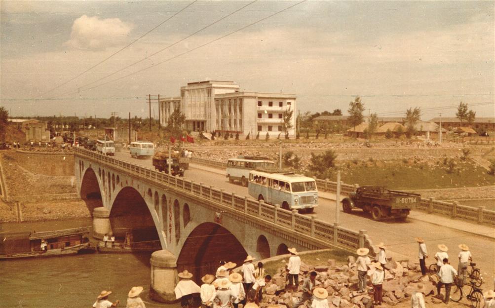 20世纪70年代六安城区五里墩大桥一带风貌