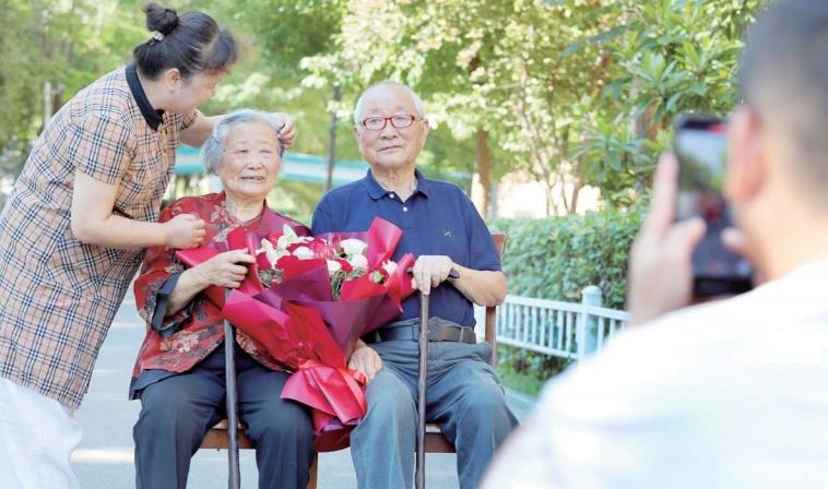 记录金婚 定格幸福