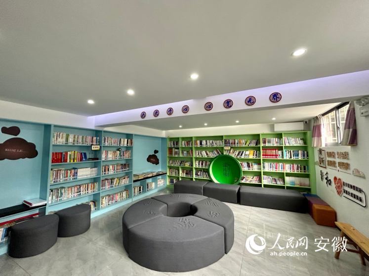 桐城市西苑社区“阅读空间”。人民网记者 高飞跃摄